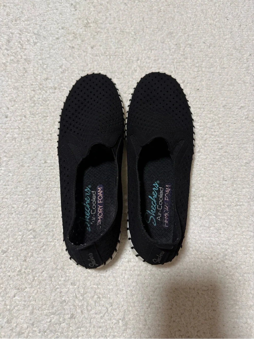 Skechers Women’s Black Perforated Slip-On Casual Loafers size 8